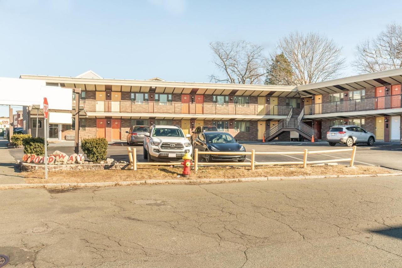 Oyo Hotel Malden Ma Broadway Exterior foto